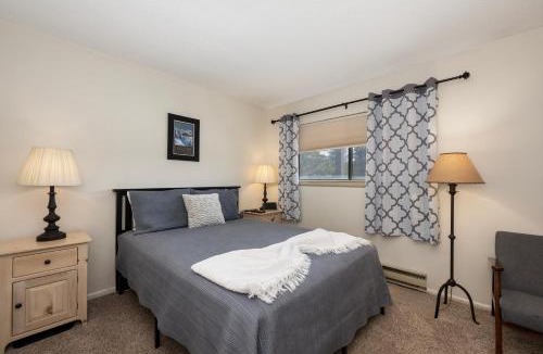 Fraser Apartment | Meadow Ridge Court 29 unit 8