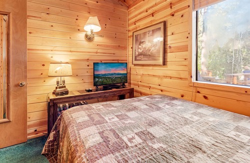 Sugarloaf House | Memory Maker Cabin - Immaculate and comfortable! Forest Views!