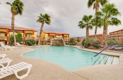 Mesquite House | Mesquite Vacation Rental w/Pool Access!