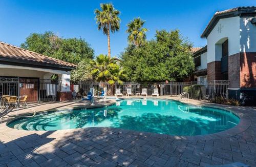 Chandler Apartment | Metro Chandler Extended Stay - Deluxe King