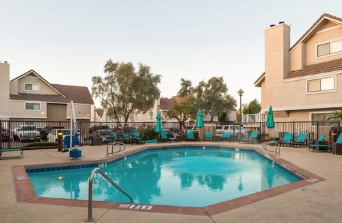 North Mountain Apartment | Metro PHX Downstairs 2bd sleeps 6 modern design best location amenities