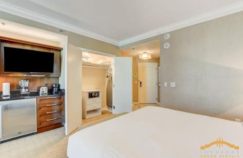 Las Vegas House | MGM Signature-22-809 F1 Track & Strip View Studio