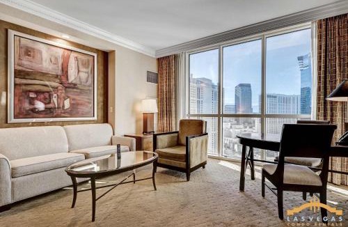 Las Vegas House | MGM Signature-23-709 Strip View Jacuzzi Studio