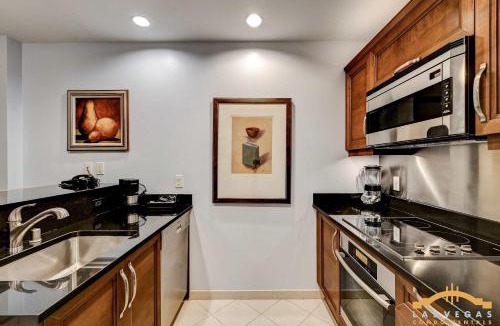 Las Vegas House | MGM Signature-23-802 1Br 2Ba Balcony Suite