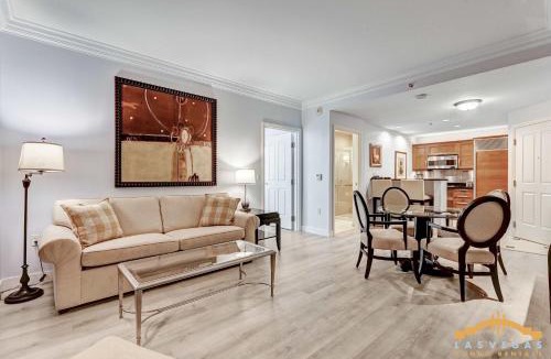 Las Vegas House | MGM Signature-23-802 1Br 2Ba Balcony Suite