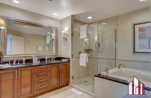 Las Vegas House | MGM Signature-28-618 Jacuzzi Studio