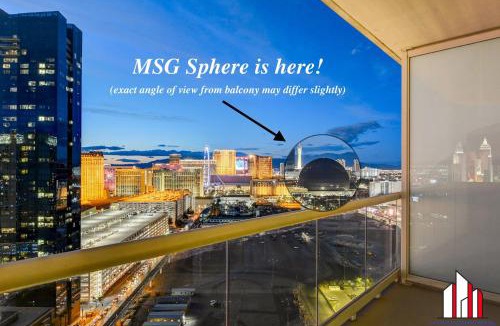 Las Vegas House | MGM Signature-33-805 F1 Track & Strip View Balcony