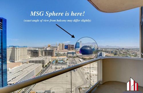 Las Vegas House | MGM Signature-33-805 F1 Track & Strip View Balcony