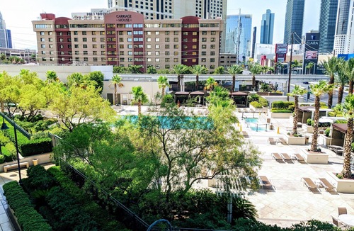 Las Vegas Apartment | MGM Signature Balcony Suite 5805 NO RESORT FEE