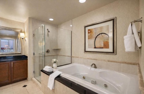 Las Vegas Apartment | MGM Signature Tower 2 8th Floor 2-Suite Strip View Balcony No Resort Fee