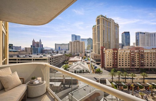 Las Vegas Apartment | MGM Signature Tower 2 8th Floor 2-Suite Strip View Balcony No Resort Fee