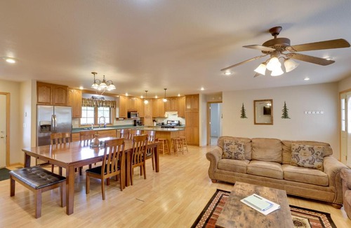 Hill City House | Mickelson Trail Access! Black Hills Group Lodge