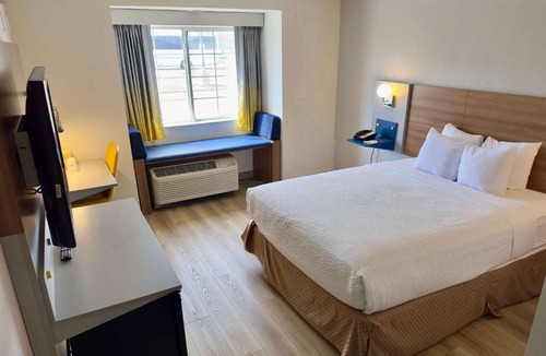 Dupont Hotel | Microtel Inn & Suites by Wyndham Denver Airport