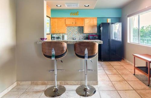 South Scottsdale House | Mid century modern condo near Old Town, pool & BBQ