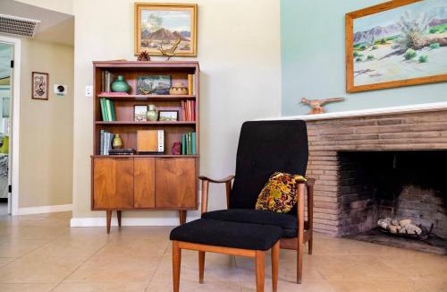 La Quinta Cove House | Mid-Century Modern in Enchanting Desert Garden