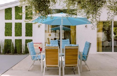 Indian Wells House | Mid Century Modern With Amazing Mountain View (E-Scooters Included)