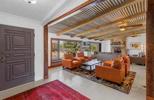 Oak Creek House | Mid-century Ranch Home in Sedona with Fantastic Red Rock Views