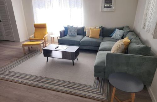Paradise House | Mid-century rural ranch house minutes to the strip