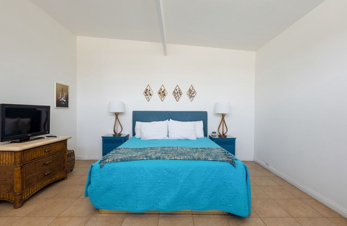 Desert Park Estates Hotel | Mid-Century Studio Pool + Sauna | Mins to Dining | Monkey Tree Hotel