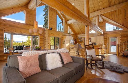 Fraser House | Miles Behind Log Cabin