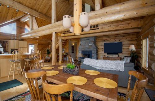 Fraser House | Miles Behind Log Cabin