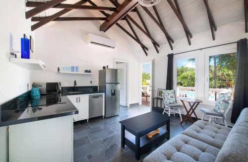 Milton Bight House | Milton 1 Br Quiet Beachfront Pool Dock