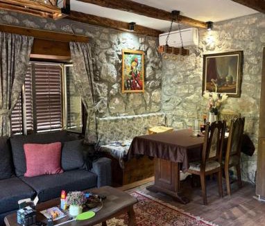 Karuc House | Minja Stone House by the Lake