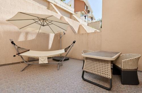 Dobrota Apartment | Minka