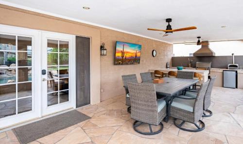 Glendale House | Mins to State Farm Stadium - Pool Fire Pit