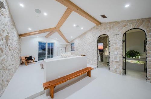 Malibu Villa | Mintcello Estate