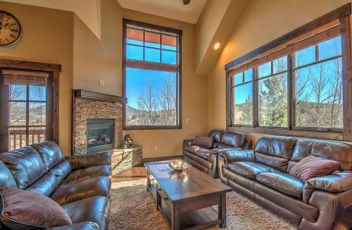 Wildernest House | Minutes from World Class Ski Resorts, Hot Tub!