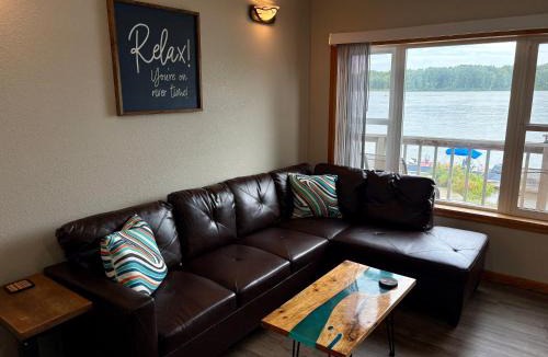 Bellevue House | Mississippi River Cabin