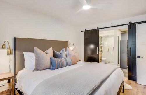 Aspen House | Modern 2 BR in Aspen Core Walk Everywhere