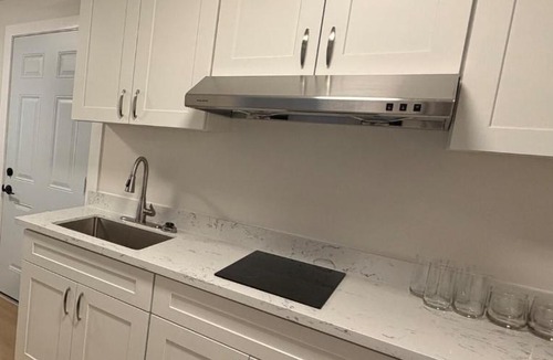 Excelsior Apartment | Modern 2BR 2BA Apartment Garden-View