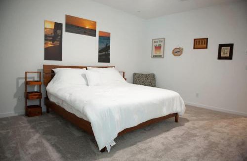Townsite House | Modern 2BR Townhouse Near Water St & Vegas