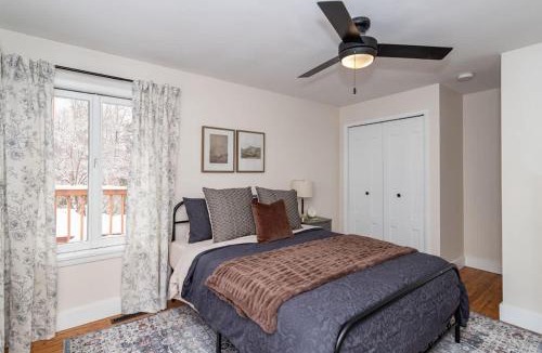Ames House | Modern 3BR Getaway-Stylish Ames