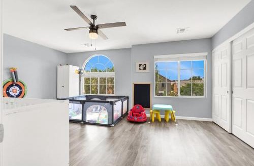 Rhodes Ranch House | Modern 4BR Home with Gym & BBQ near Strip