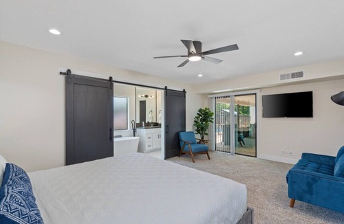 Raskin Estates House | Modern 4BR Home with Pool & Game Room