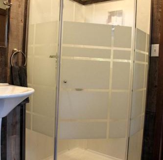 Rapid City House | Modern and Picturesque Lake-Side Cabin Located by Mount Rushmore in Rapid City