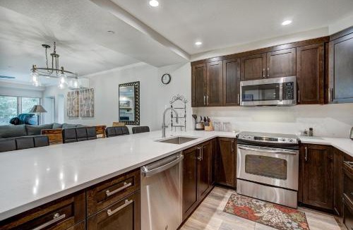 Beaver Creek Apartment | Modern and Updated St James Premium 3 Bedroom Residence condo