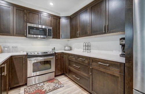 Beaver Creek Apartment | Modern and Updated St James Premium 3 Bedroom Residence condo