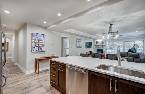 Beaver Creek Apartment | Modern and Updated St James Premium 3 Bedroom Residence condo