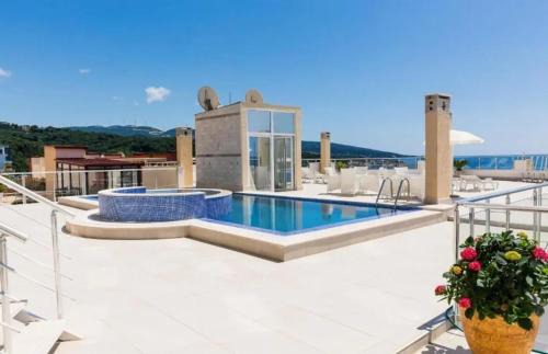Bar Apartment | Modern apartment with sea view in Dobra Voda, 95 m², Pool