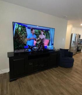 Manana Vista House | Modern Arcadia Lite Oasis Pool Heater BBQ