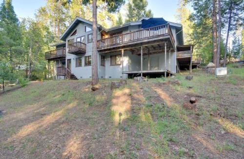 Glencoe House | Modern Arnold Escape | Game Room and BBQ Deck