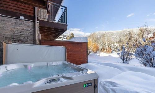 Big Sky Meadow Village House | Modern Big Sky Retreat - Hot tub Shared Pool
