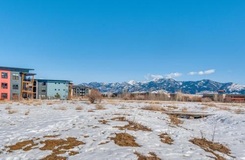 Bozeman House | Modern Bozeman Condo w/Balcony & Mountain Views!