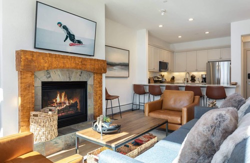 Avon Condo | Modern & Bright Ski Retreat | Updated with Stylish Interiors, Amenities & Close to Mountain Access