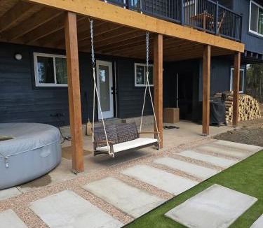 Evergreen Ski Chalet | Modern Chalet w Hot Tub, Views, Putting Green
