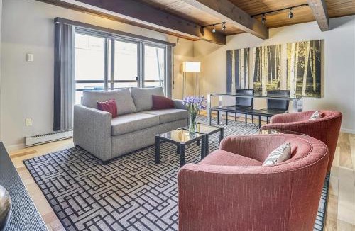 Downtown Apartment | Modern Condo, 1 Block to Gondola - Ideal Vacation Location
